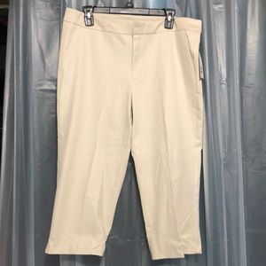 Women’s Stretch Capris